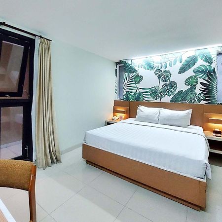 Shinta Guesthouse Malang Eksteriør bilde