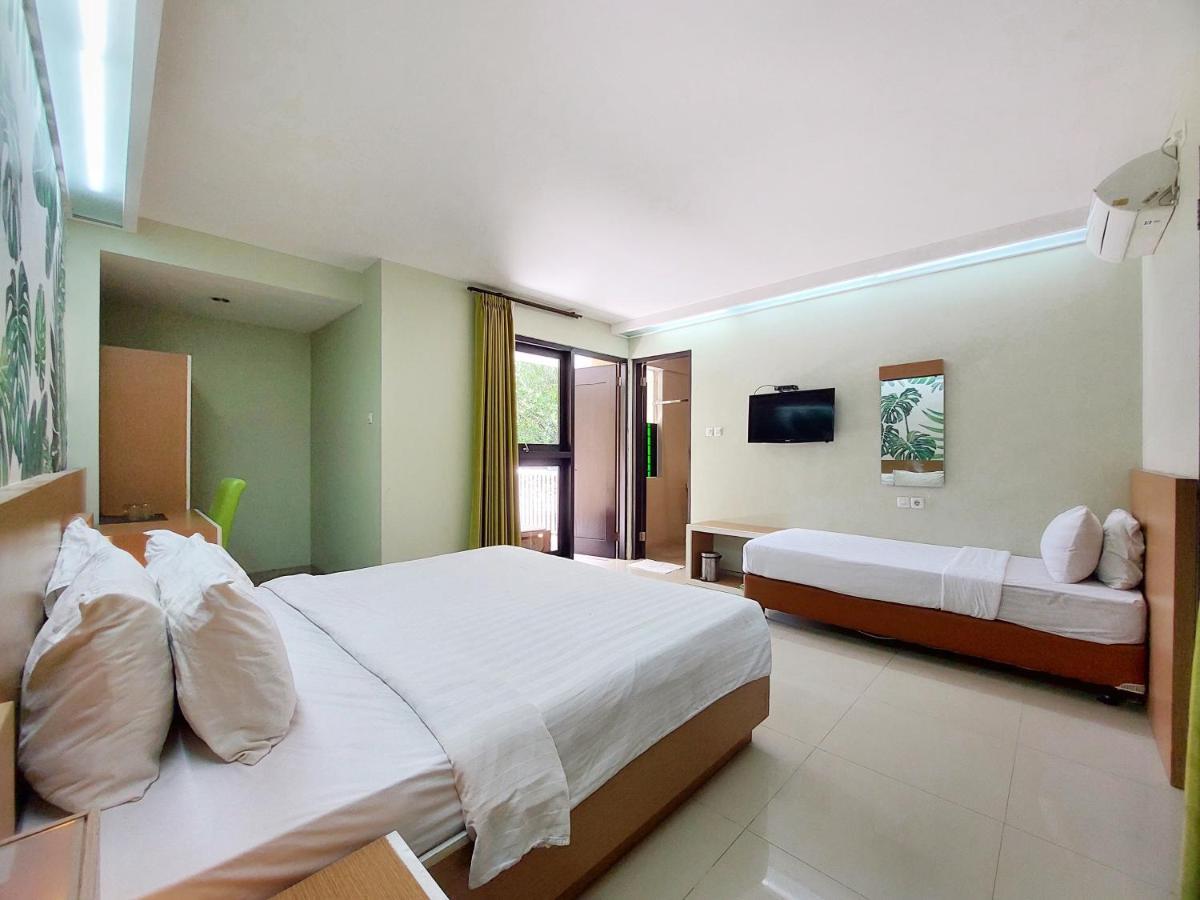 Shinta Guesthouse Malang Eksteriør bilde