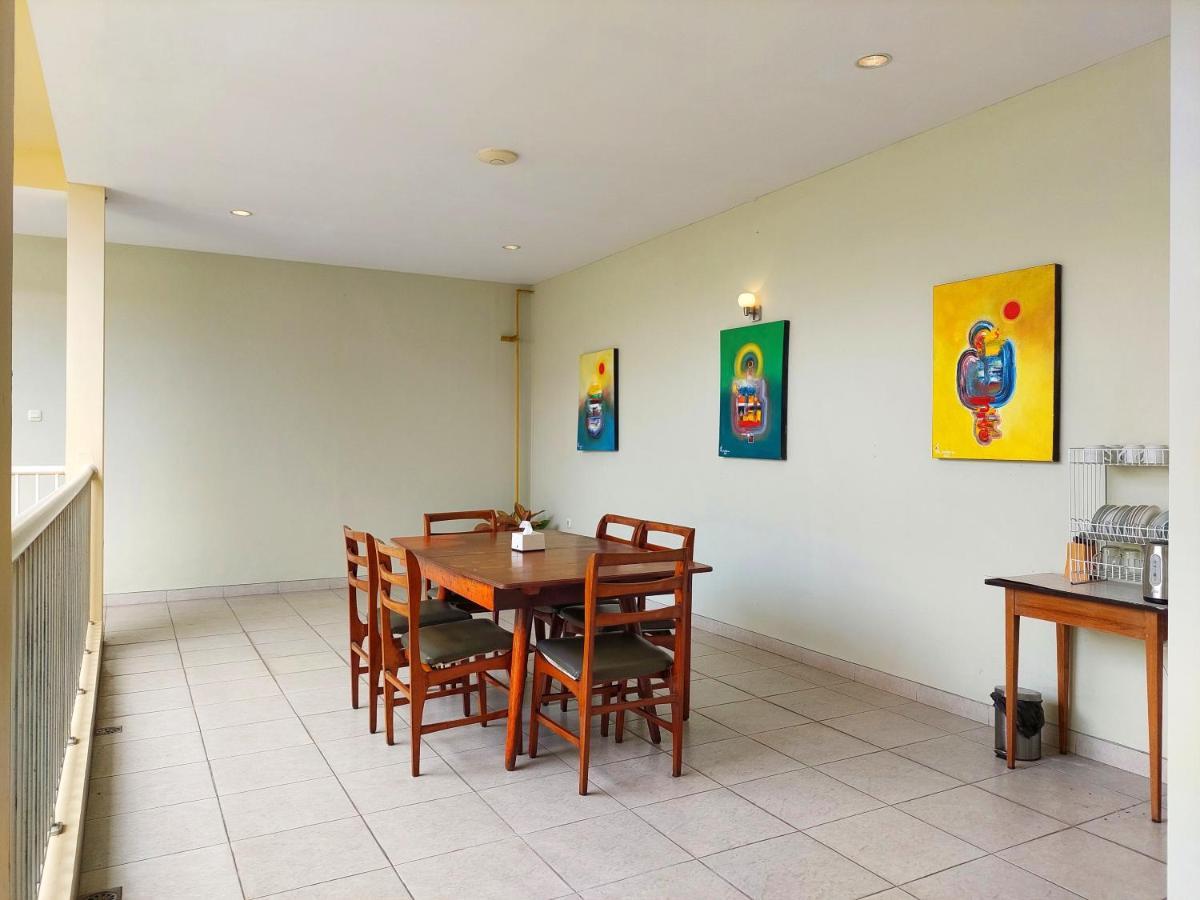 Shinta Guesthouse Malang Eksteriør bilde